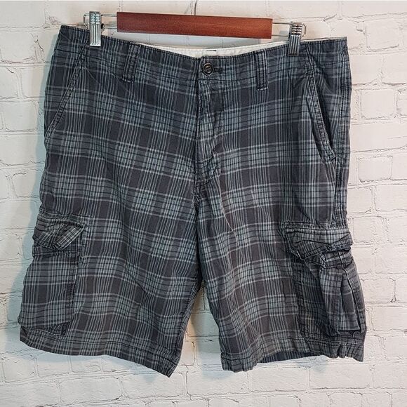 Men's Eddie Bauer cargo shorts, size 34 - Picture 1 of 4